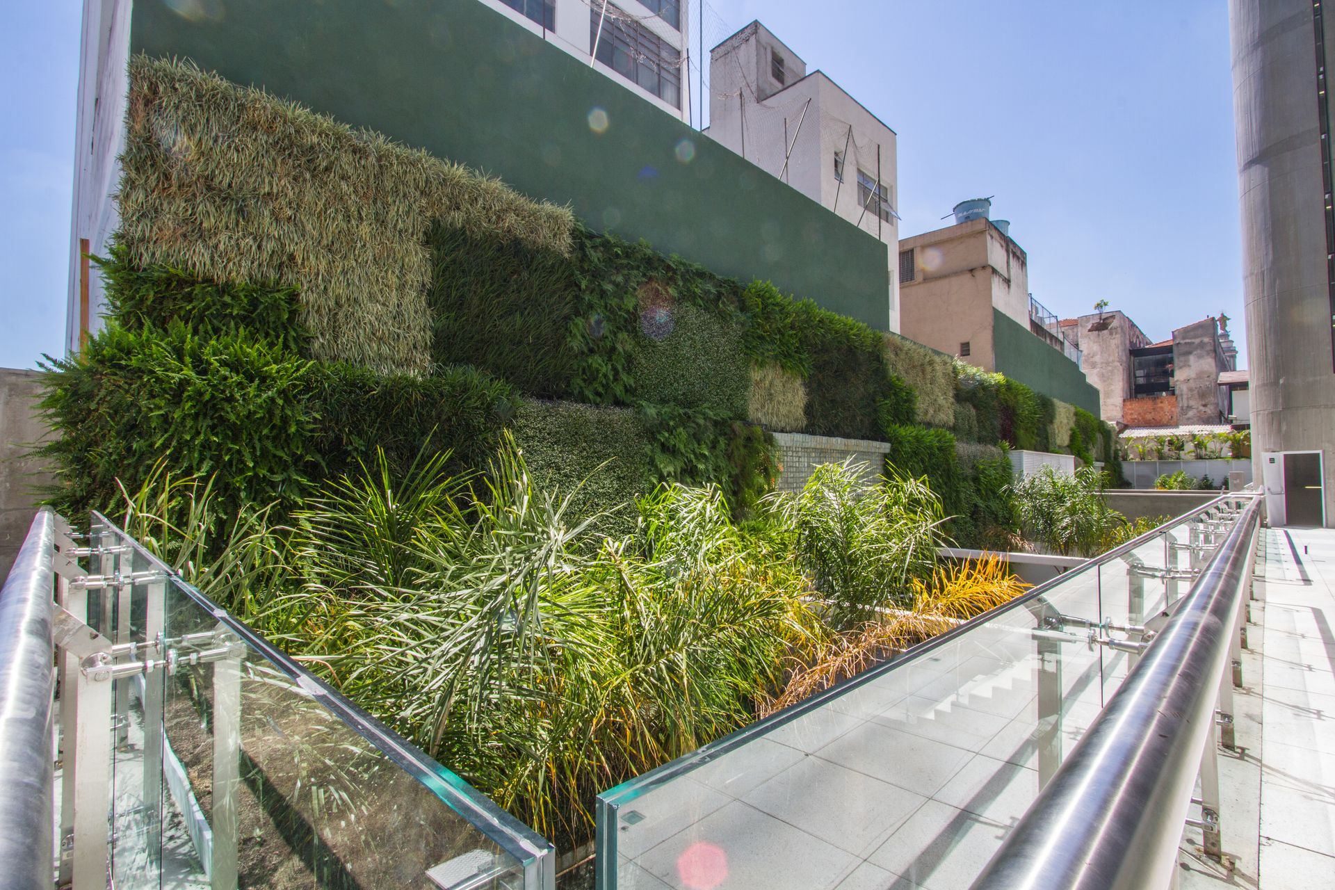 Jardim vertical Wallgreen Eco - Porto Seguro Bahia - Projeto Benedito Abbud